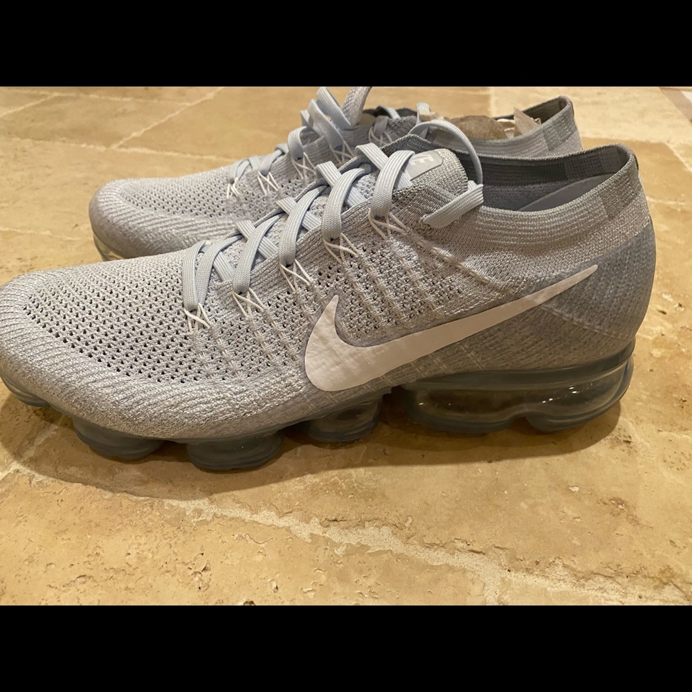 Nike Air Vapormax Flyknit size 11.5.